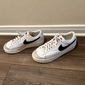 Nike Platform Blazer Low